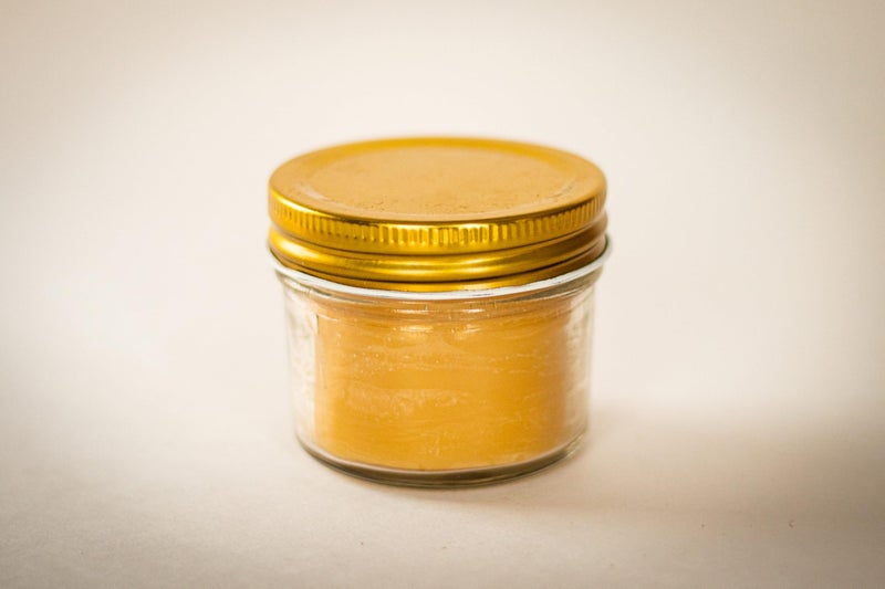 Bee The Light BeeTheLight Beeswax Jar Candle - 100% Pure USA Bees Wax in Glass Container with Cork Lid - Unscented - All Natural Light Honey Scent (4 oz w/Gold Lid, Unscented) - Image 4
